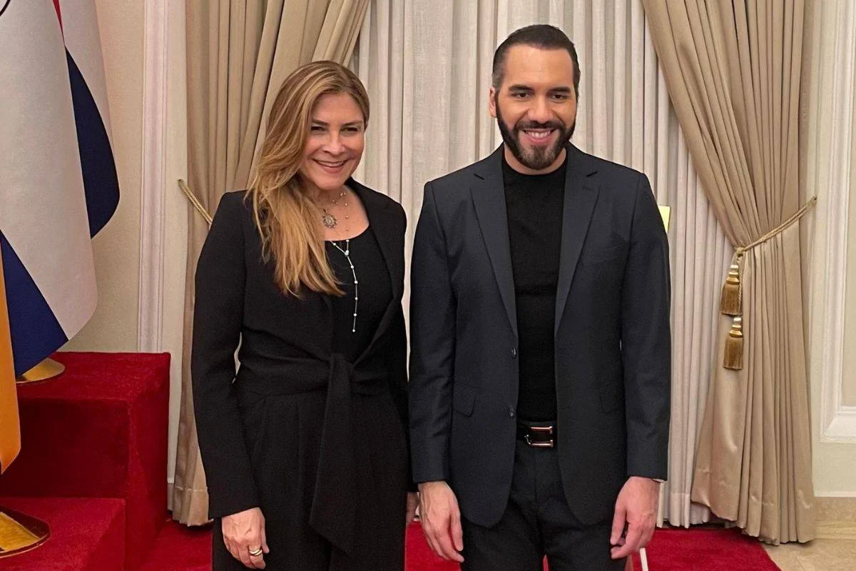 Carolina Mejía participa en reunión con el presidente Nayib Bukele