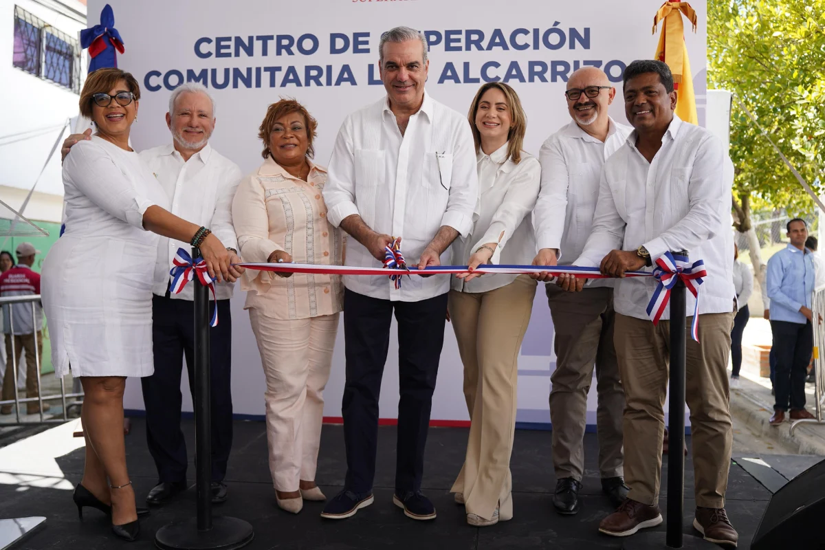Presidente Abinader inaugura Centro de Superación Comunitaria Los Alcarrizos