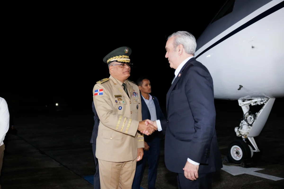 Abinader regresa al país tras participación en Conferencia de Energía en Guyana