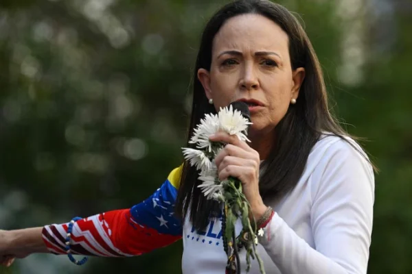 Machado denuncia una «operación cruel» del chavismo contra la familia de González Urrutia