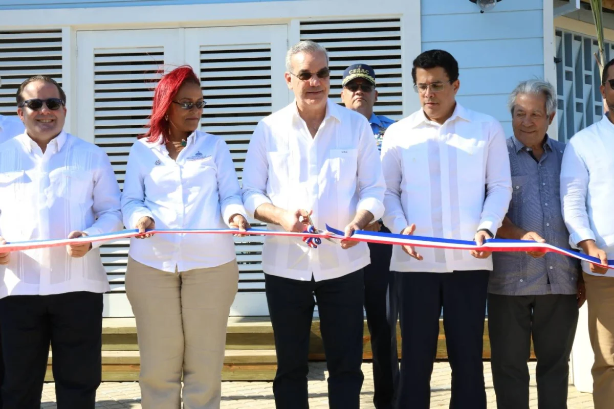 Con una inversión superior a RD$ 290 millones, Abinader entrega Plaza del Pueblo de los Pescadores en Las Terrenas