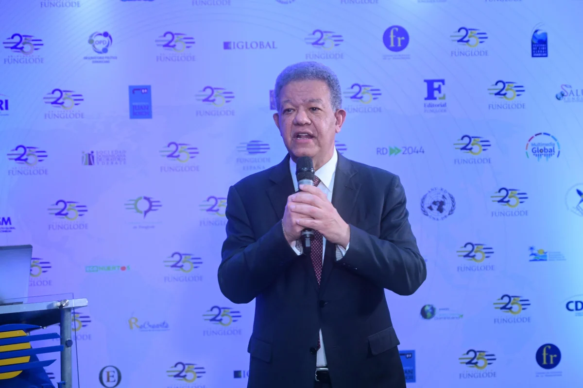 Leonel reafirma que el conocimiento es la base para el futuro del país