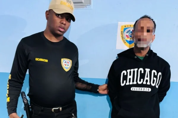 Se entrega “Cochito”, segundo implicado en asalto a señora en Santiago