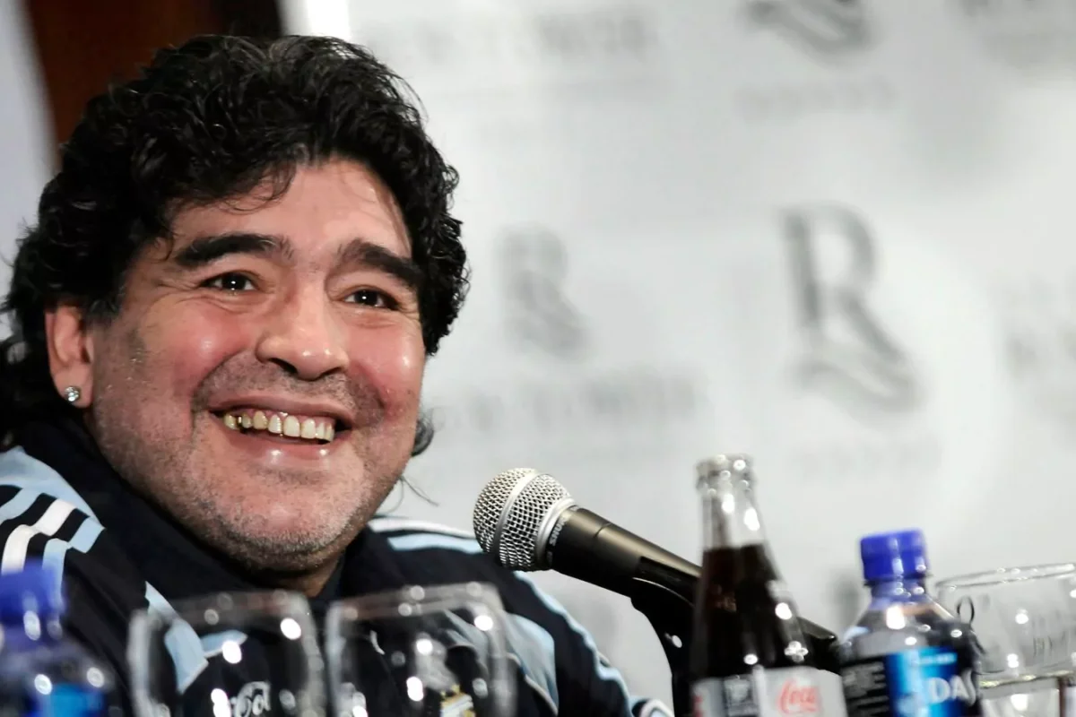 Exfutbolista Maradona murió tras una larga agonía, según autopsia