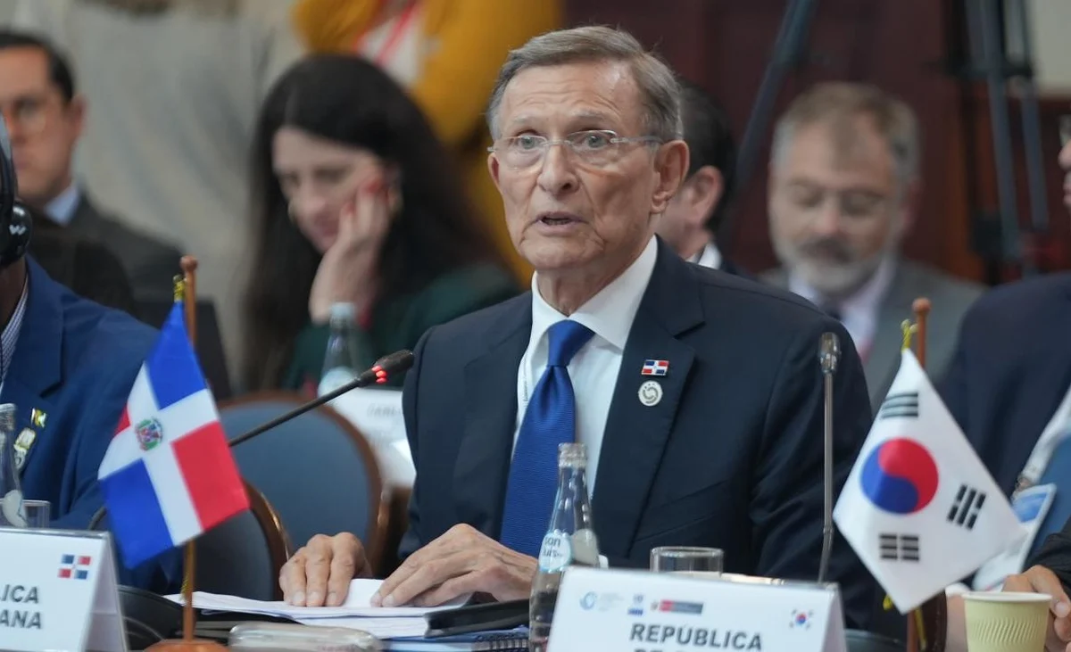 Canciller Roberto Álvarez viaja a Washington para participar en sesión de la OEA