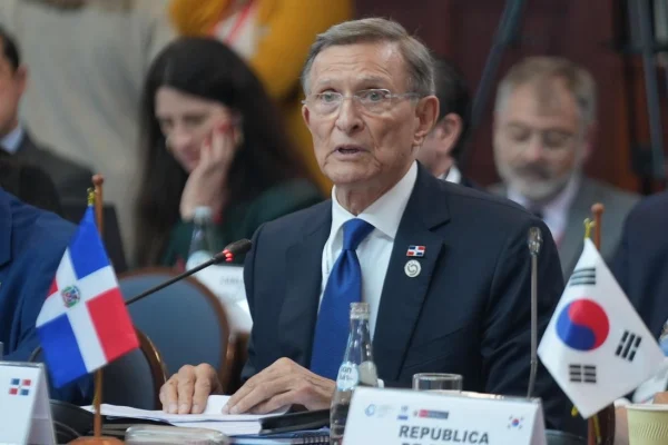Canciller Roberto Álvarez viaja a Washington para participar en sesión de la OEA