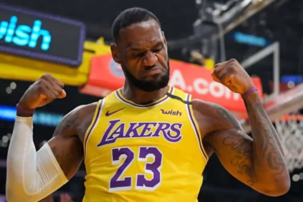 LeBron James se sitúa como el tercer jugador con más victorias en temporada regular