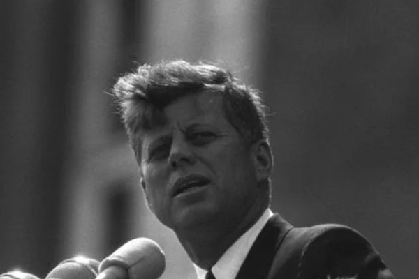 EE.UU. publica nuevo lote de documentos desclasificados sobre el asesinato de John F. Kennedy