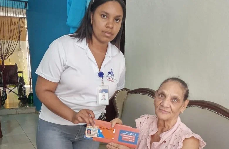 Supérate entregó casa por casa 400 mil bonos pendientes