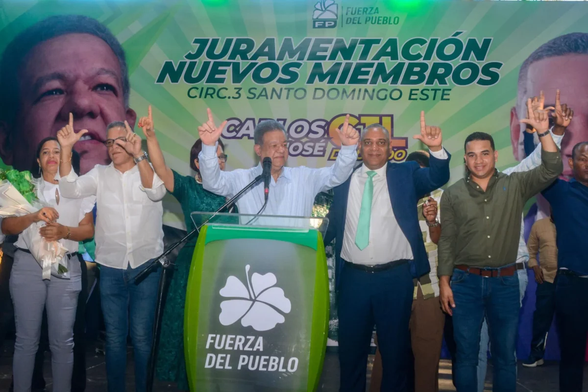 Un diputado, dos regidores y decenas de dirigentes del PLD se juramentan en la Fuerza del Pueblo