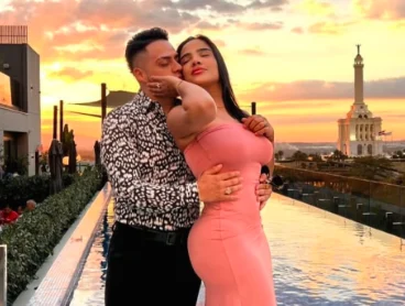 Martha Heredia y su nuevo amor se comprometen en alfombra de los Soberano