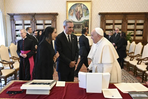 Abinader asistirá junto a Raquel Arbaje a la misa funeral de su santidad el papa Francisco