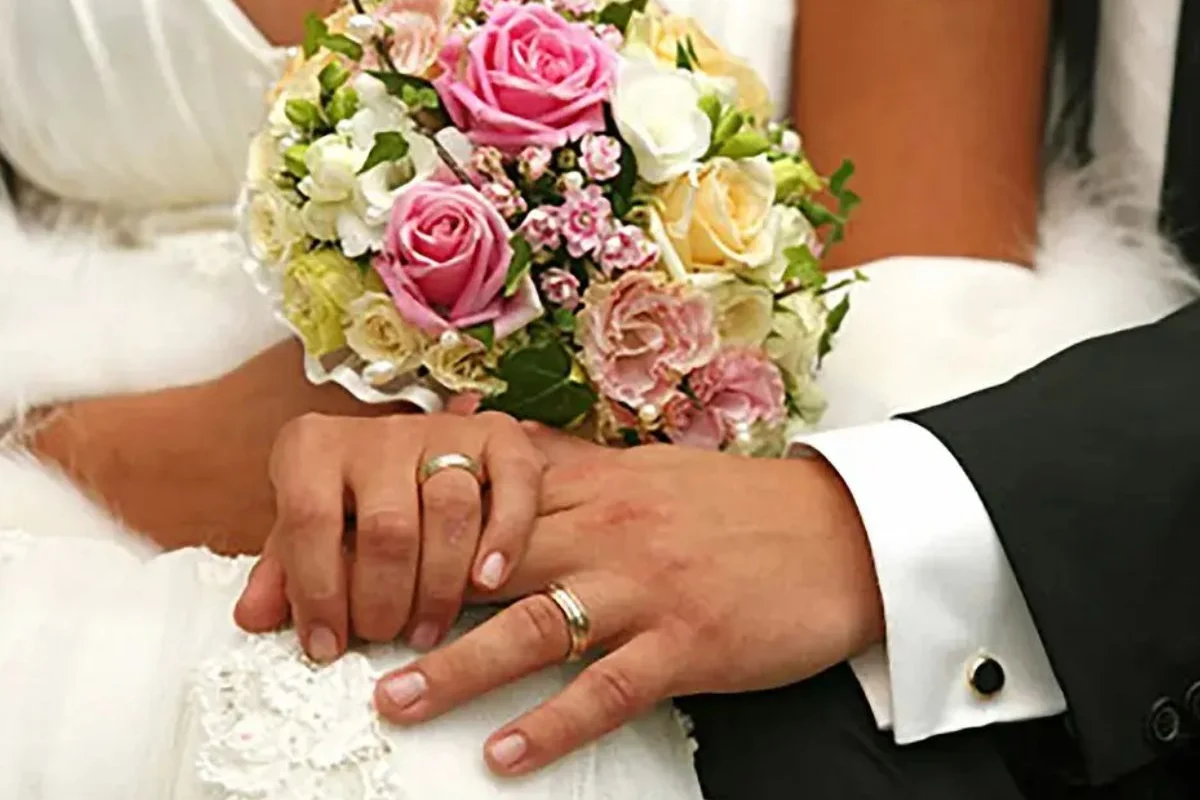 Matrimonios lavanda: la nueva forma de construir hogar sin amor romántico que abraza la Generación Z