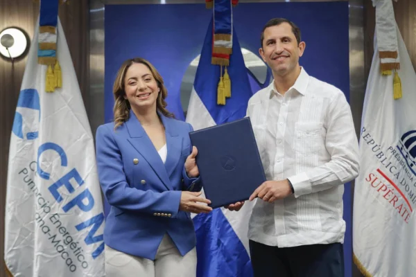 CEPM y Supérate firman acuerdo para implementar el subsidio Bonoluz a familias vulnerables