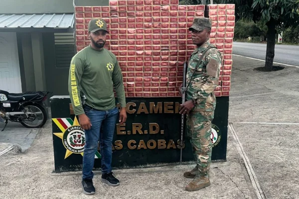 Ejército intercepta jeepeta con contrabando de 62,800 cigarrillos en Santiago Rodríguez