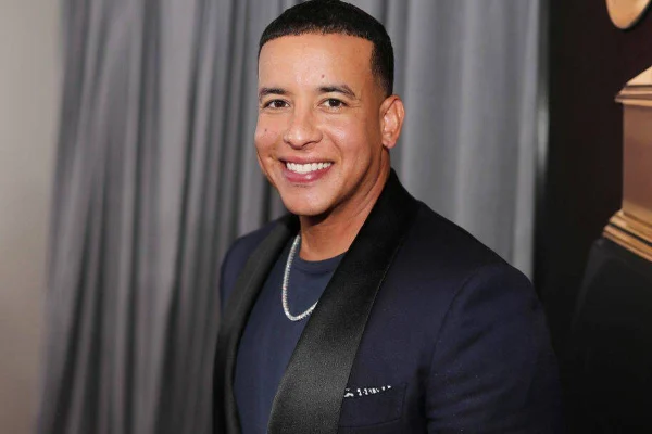 Daddy Yankee pide disolver varias corporaciones que mantiene con su exesposa