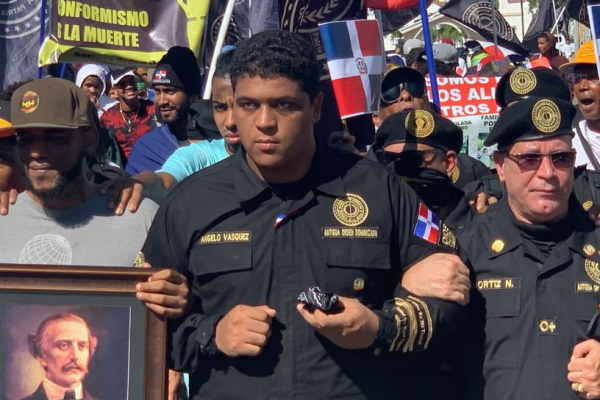 María Teresa Cabrera afirma que la Antigua Orden Dominicana parece militares