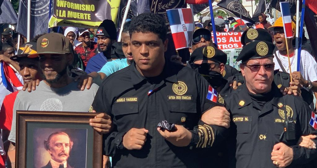 María Teresa Cabrera afirma que la Antigua Orden Dominicana parece militares