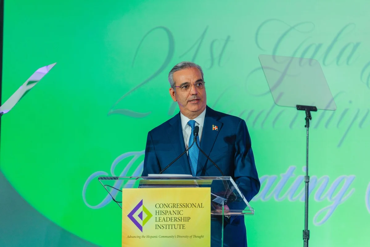 Presidente Abinader recibe premio al liderazgo en Washington