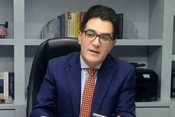 Julio Cury aboga por ley contra usura en préstamos informales