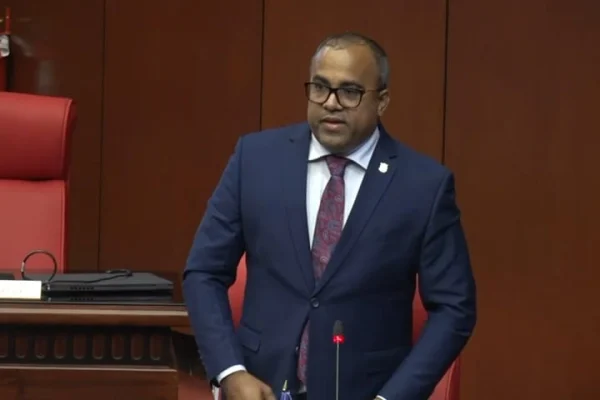 Senador de Dajabón reclama terminen electrificación en la Cruz de Cabrera