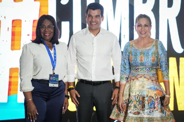 Wellington Arnaud participa en la XXII Cumbre Mundial de Comunicación Política en Punta Cana