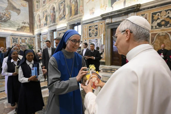 El papa firma sus primeros decretos hacia la beatificación de misioneros español y colombiana