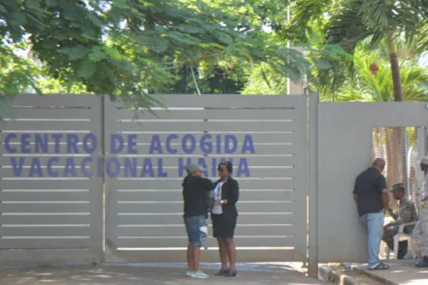 Fallece ciudadana estadounidense mientras estaba detenida en Centro de Retención de Haina