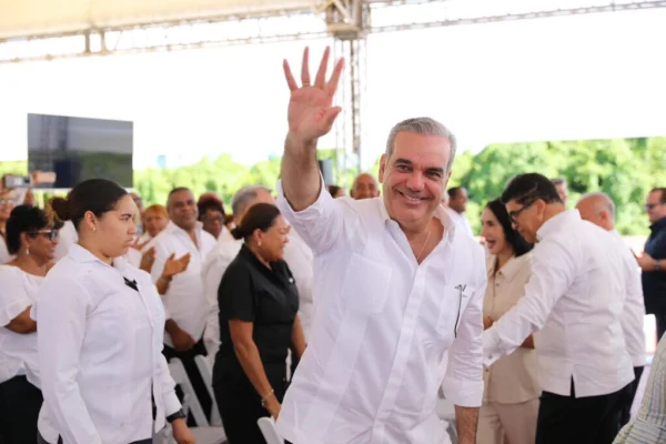 Abinader inaugurará nuevo recinto de la UASD, escuela y asfaltado de calles en Constanza