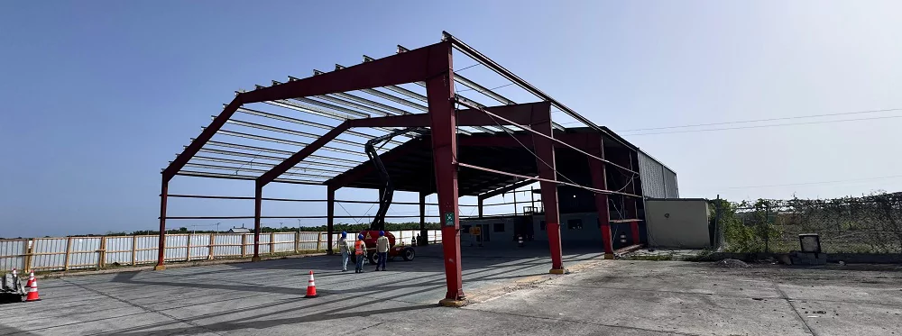 Inician demoliciones de edificios para la construcción de una nueva terminal en el AILA