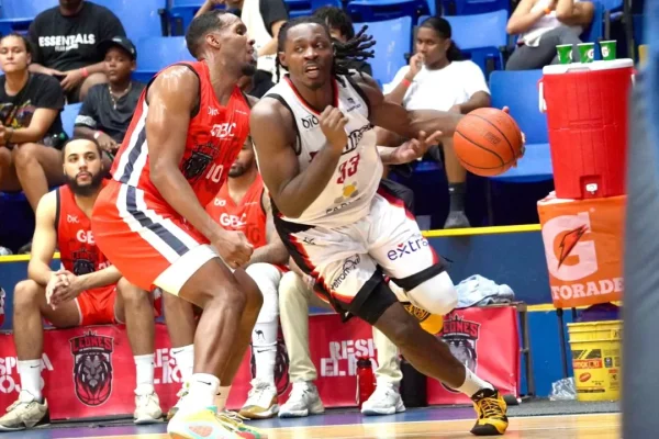 Burrell y Leones vuelven a castigar a los Indios