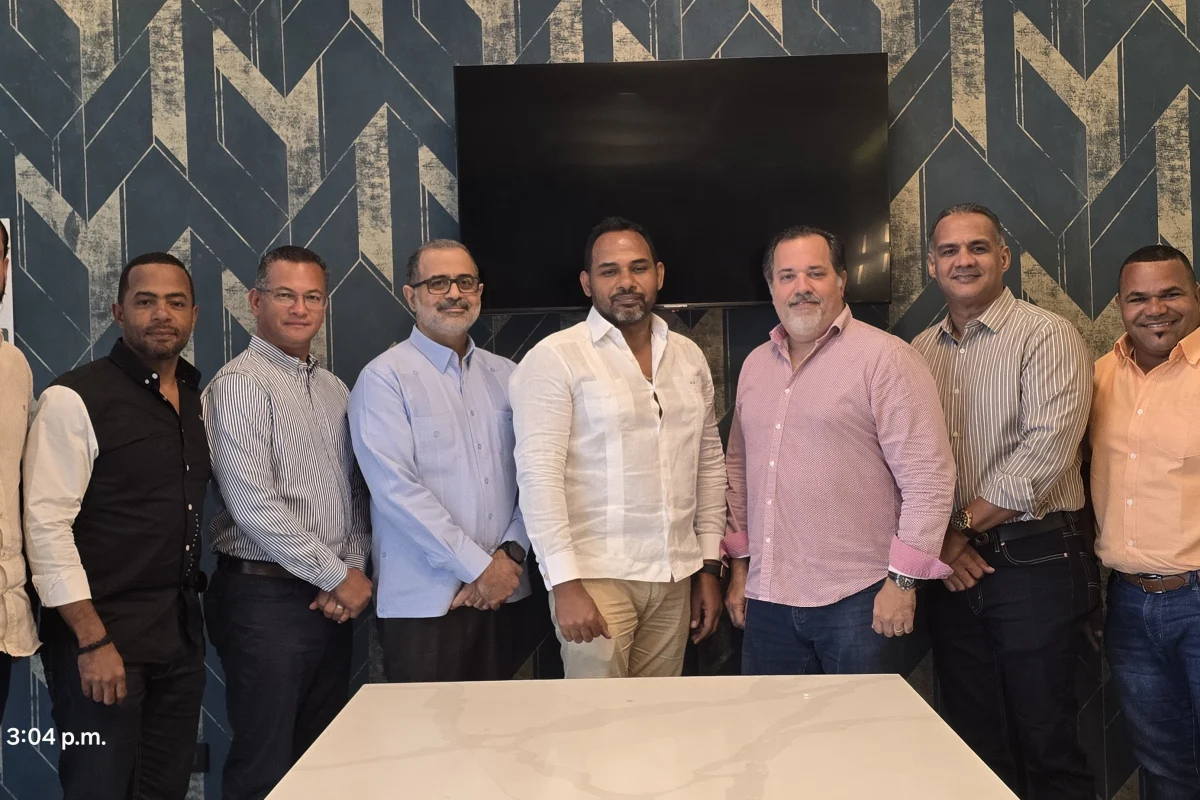 Empresarios publicitarios se comprometen con la innovación y el cumplimiento de la ética 