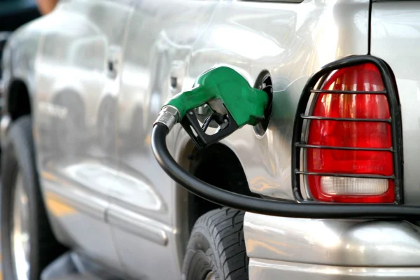 Suben siete combustibles en RD, primer aumento en casi dos años
