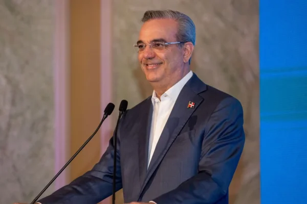 Director general de la OIT elogia liderazgo de Abinader por su compromiso con la justicia social