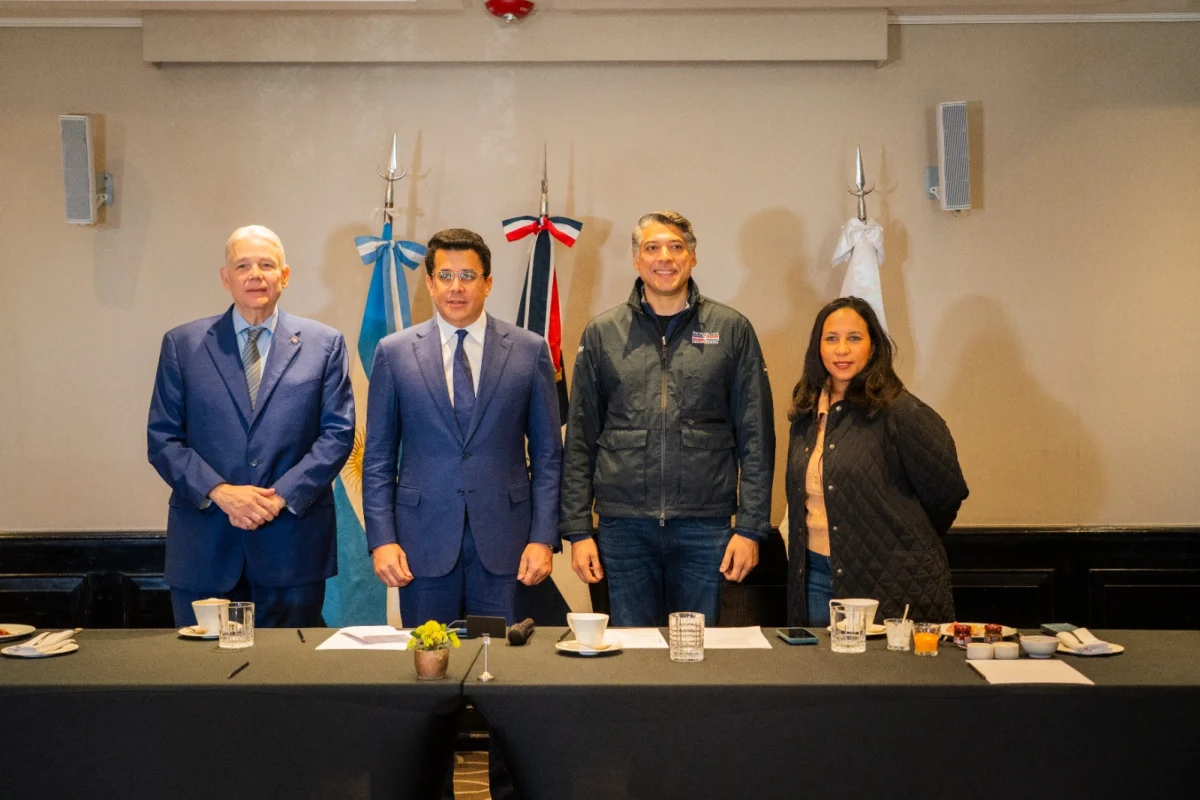 Collado y Arajet anuncian nueva ruta a Córdoba a partir de noviembre