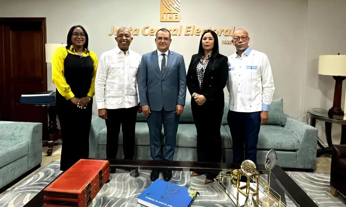 Cónsul de New Jersey y presidente de JCE se reúnen para optimizar servicios a dominicanos en el exterior