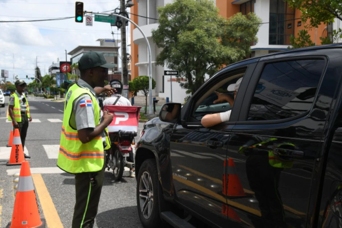 Desde este domingo queda prohibido giros a la izquierda en la Tiradentes para reducir tapones