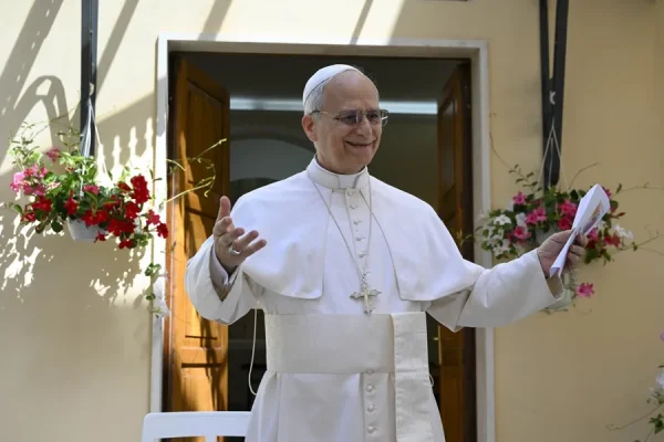 El papa pide la entrada «urgente» de ayuda humanitaria en Gaza en conversación con Abas
