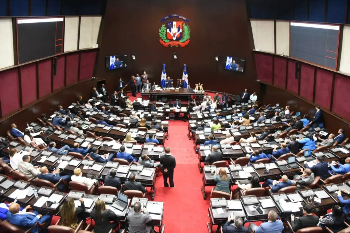 Diputados aprueban fusión de los ministerios de Hacienda y Economía