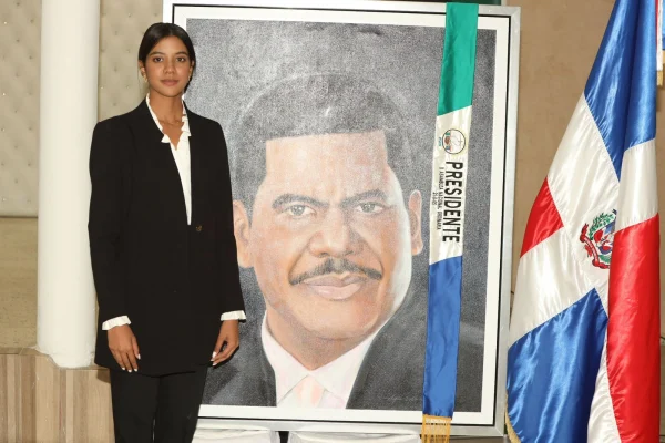 Omara Corporán se convierte en la mujer más joven en asumir la vicepresidencia de un partido político