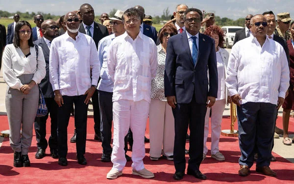 El presidente de Colombia llega a Haití en su segunda visita oficial este año