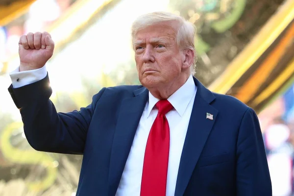 Trump amenaza a Rusia con aranceles del 100% si no hay acuerdo sobre Ucrania en 50 días