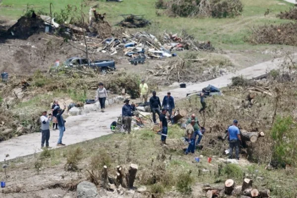 Más lluvias y alertas frenan las labores de búsqueda de personas por inundaciones en Texas