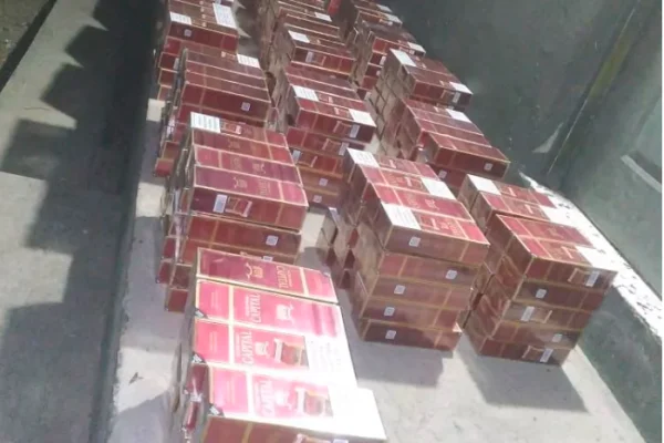 Ejército ocupa contrabando de cigarrillos en unos matorrales en Dajabón