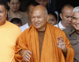 Acusan a monje en Tailandia de apropiarse de millonarias donaciones para personas con VIH