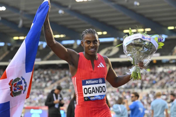 Alexander Ogando gana los 200 metros en la Liga Diamante de Bruselas
