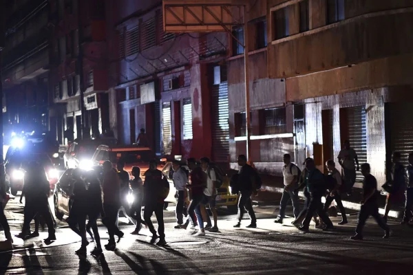 ¡Apagón en Venezuela! seis de los estados más importantes del país sin electricidad