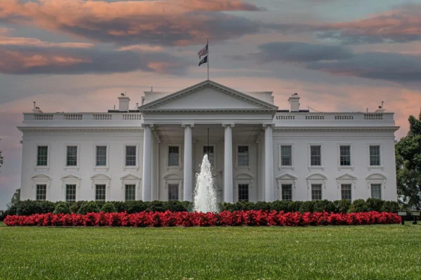Trump construirá un salón de baile de unos ocho mil metros cuadrados en la Casa Blanca