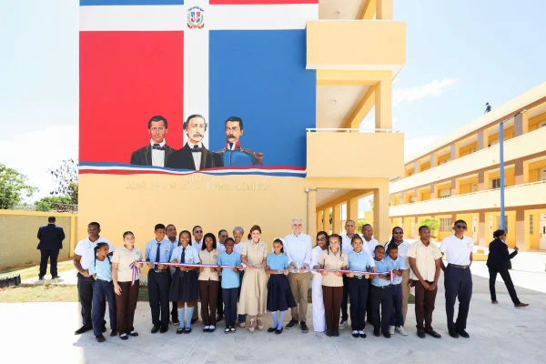 Raquel Peña inaugura cinco escuelas, tres CAIPI y readecuciones del Parque Zona Franca del Este en San Pedro de Macorís