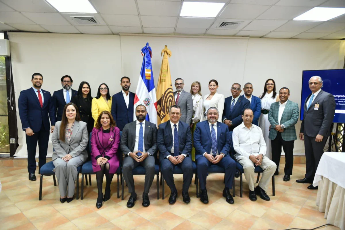 JCE presenta nueva cédula de identidad y electoral al Codessd y Participación Ciudadana